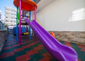 Geräumiges Penthouse im Stadtteil Mahmutlar, 400 Meter vom Meer entfernt