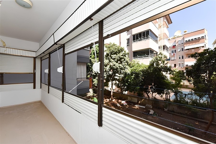 Geräumige 3+1 Wohnung im Zentrum von Alanya
