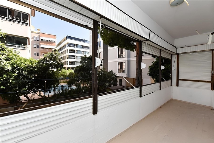 Geräumige 3+1 Wohnung im Zentrum von Alanya