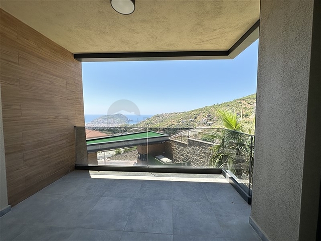 Fünf-Zimmer-Maisonette unter Staatsbürgerschaft mit direktem Blick auf das Meer und die Berge Fünf-Zimmer-Maisonette unter Staatsbürgerschaft mit direktem Blick auf das Meer und die Berge