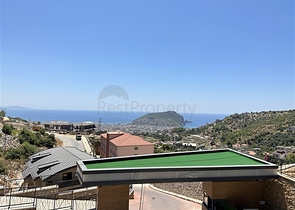 Fünf-Zimmer-Maisonette unter Staatsbürgerschaft mit direktem Blick auf das Meer und die Berge Fünf-Zimmer-Maisonette unter Staatsbürgerschaft mit direktem Blick auf das Meer und die Berge