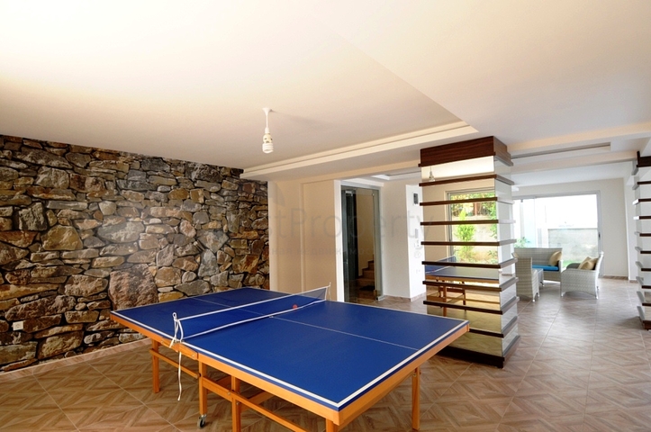 Wohnung mit 2+1 Grundriss im Stadtteil Kestel, nur 50 m vom Meer entfernt