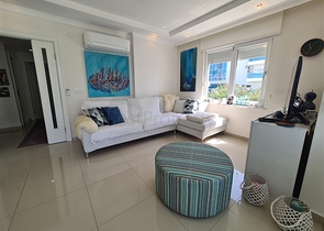 Wohnung mit 2+1 Grundriss im Stadtteil Kestel, nur 50 m vom Meer entfernt