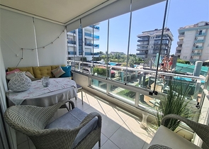 Wohnung mit 2+1 Grundriss im Stadtteil Kestel, nur 50 m vom Meer entfernt