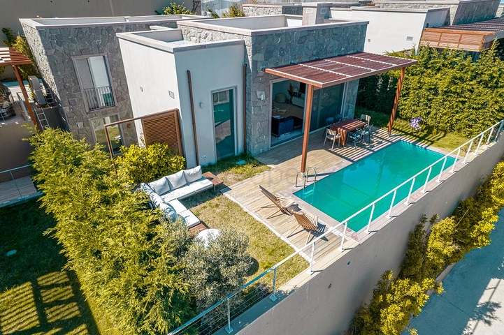 Moderne Villen mit privaten Pools in Yalıkavak 