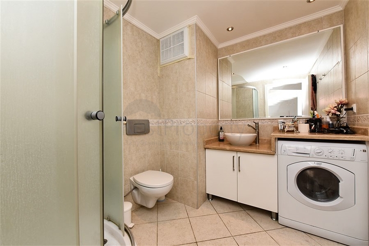 Große 2+1-Wohnung mit einem faszinierenden Blick auf die Stadt 