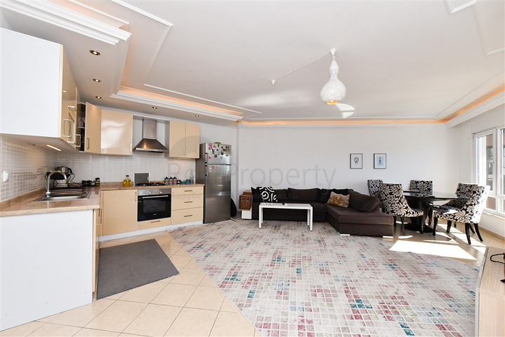 Große 2+1-Wohnung mit einem faszinierenden Blick auf die Stadt 