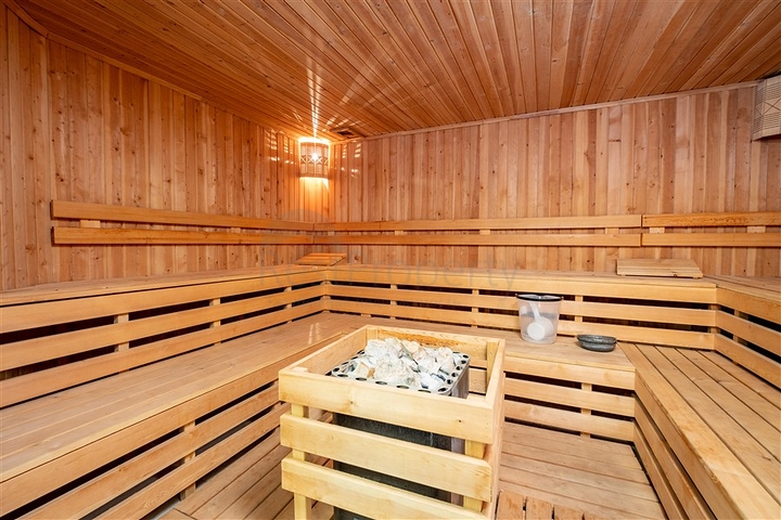 Große 2+1-Wohnung mit einem faszinierenden Blick auf die Stadt 