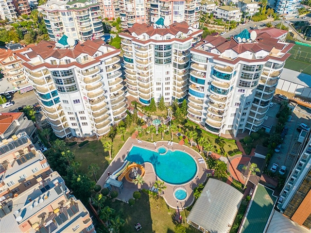 Große 2+1-Wohnung mit einem faszinierenden Blick auf die Stadt 