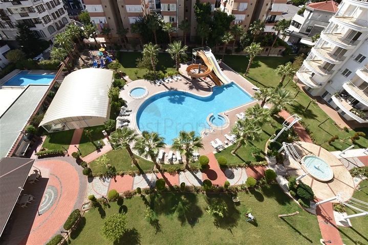 Große 2+1-Wohnung mit einem faszinierenden Blick auf die Stadt 