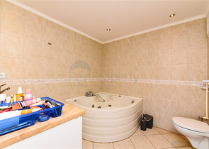 Große 2+1-Wohnung mit einem faszinierenden Blick auf die Stadt 