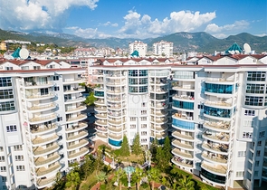 Große 2+1-Wohnung mit einem faszinierenden Blick auf die Stadt 