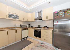 Große 2+1-Wohnung mit einem faszinierenden Blick auf die Stadt 