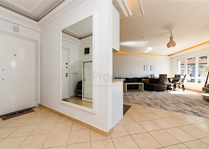 Große 2+1-Wohnung mit einem faszinierenden Blick auf die Stadt 