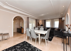 3-Bett-Villa mit eleganter Renovierung