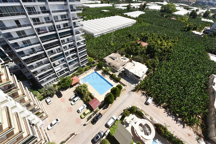 Möbliertes 4+1 Penthouse mit Meerblick in Mahmutlar