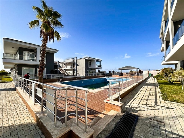 Dublex 3+1 in flachem LCD 150 m vom Meer entfernt