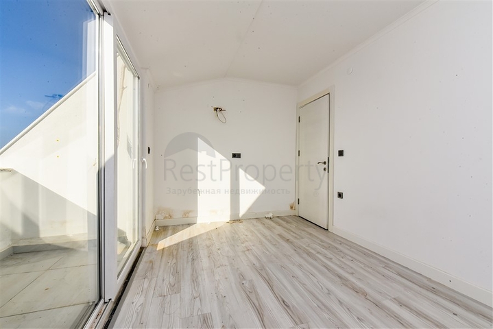 Dublex 3+1 in flachem LCD 150 m vom Meer entfernt