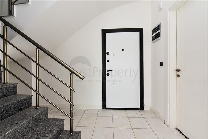 Dublex 3+1 in flachem LCD 150 m vom Meer entfernt