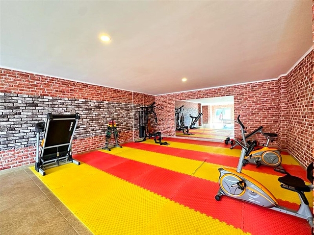 Dublex 3+1 in flachem LCD 150 m vom Meer entfernt