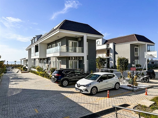 Dublex 3+1 in flachem LCD 150 m vom Meer entfernt