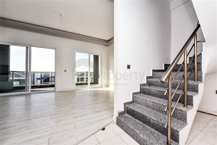 Dublex 3+1 in flachem LCD 150 m vom Meer entfernt