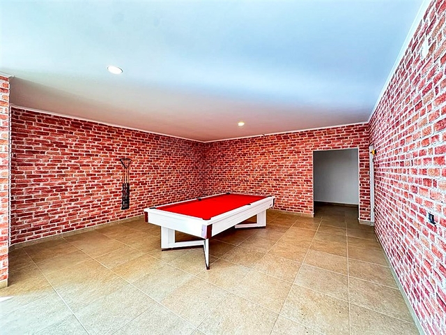 Dublex 3+1 in flachem LCD 150 m vom Meer entfernt