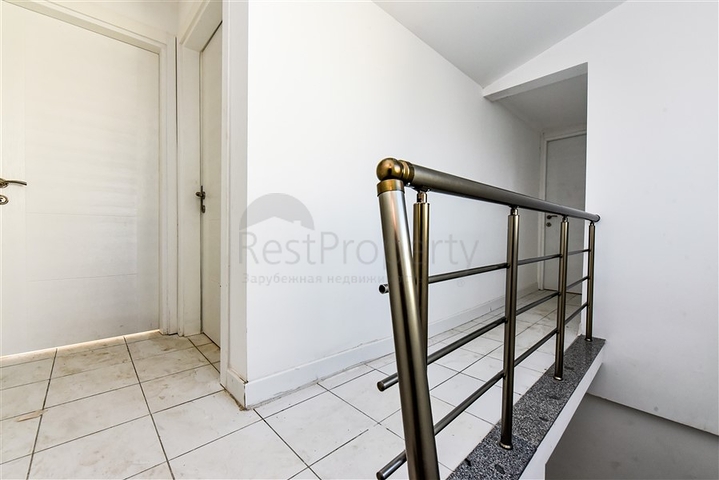 Dublex 3+1 in flachem LCD 150 m vom Meer entfernt