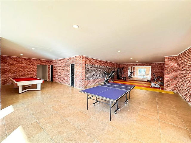 Dublex 3+1 in flachem LCD 150 m vom Meer entfernt