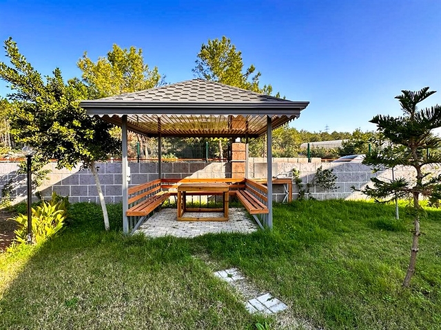 Dublex 3+1 in flachem LCD 150 m vom Meer entfernt