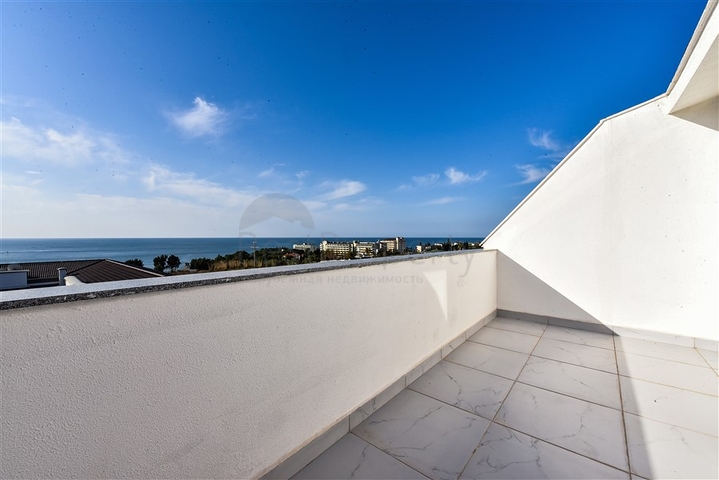 Dublex 3+1 in flachem LCD 150 m vom Meer entfernt