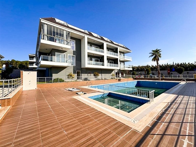 Dublex 3+1 in flachem LCD 150 m vom Meer entfernt