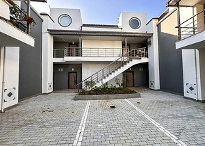 Dublex 3+1 in flachem LCD 150 m vom Meer entfernt