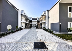 Dublex 3+1 in flachem LCD 150 m vom Meer entfernt