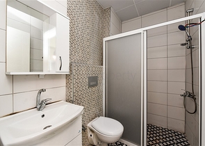 Dublex 3+1 in flachem LCD 150 m vom Meer entfernt