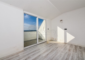 Dublex 3+1 in flachem LCD 150 m vom Meer entfernt