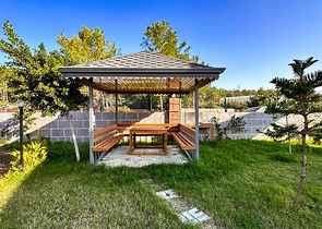 Dublex 3+1 in flachem LCD 150 m vom Meer entfernt