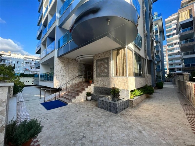 Schöne Wohnung in einer Residenz am Meer im Stadtteil Mahmutlar.