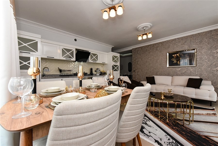 Schöne Wohnung in einer Residenz am Meer im Stadtteil Mahmutlar.