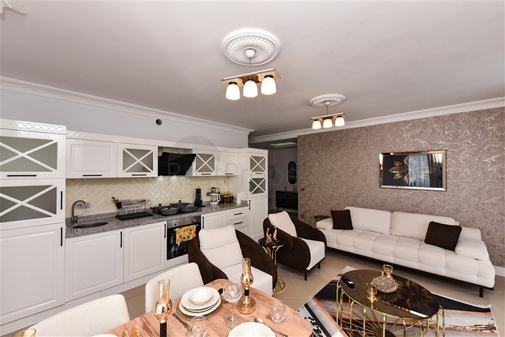 Schöne Wohnung in einer Residenz am Meer im Stadtteil Mahmutlar.