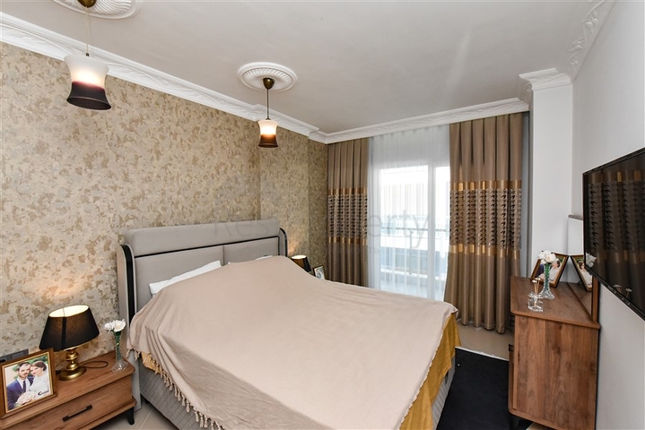 Schöne Wohnung in einer Residenz am Meer im Stadtteil Mahmutlar.