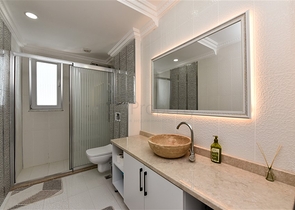 Schöne Wohnung in einer Residenz am Meer im Stadtteil Mahmutlar.