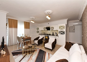 Schöne Wohnung in einer Residenz am Meer im Stadtteil Mahmutlar.