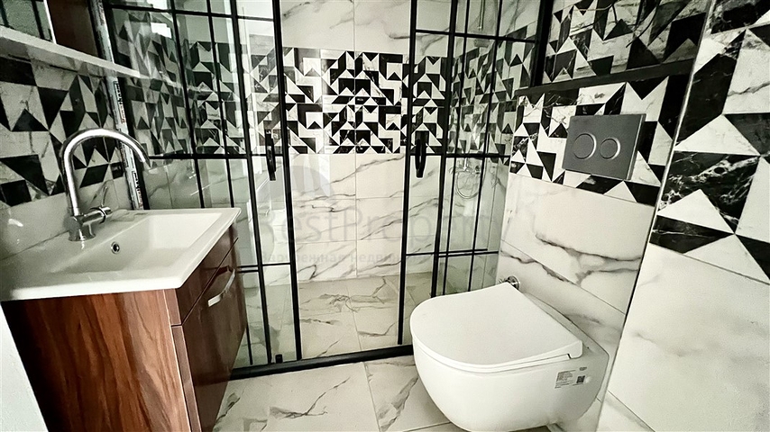 Zwei-Zimmer-Wohnung in einem neuen Komplex mit Infrastruktur