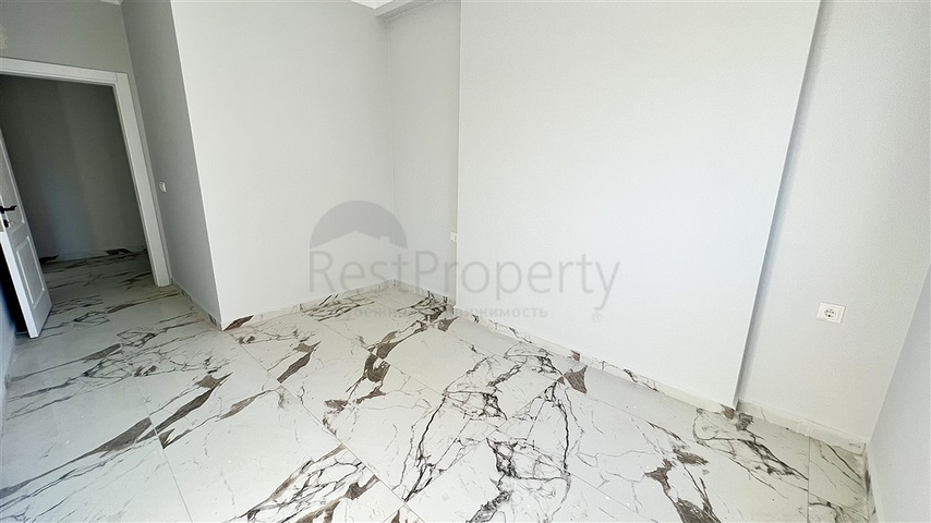 Zwei-Zimmer-Wohnung in einem neuen Komplex mit Infrastruktur