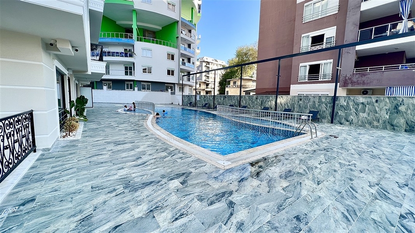 Zwei-Zimmer-Wohnung in einem neuen Komplex mit Infrastruktur