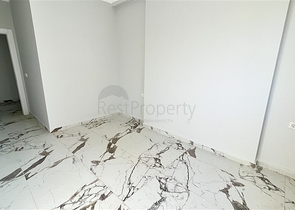 Zwei-Zimmer-Wohnung in einem neuen Komplex mit Infrastruktur