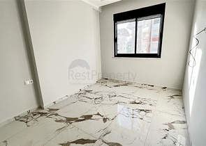 Zwei-Zimmer-Wohnung in einem neuen Komplex mit Infrastruktur