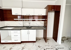 Zwei-Zimmer-Wohnung in einem neuen Komplex mit Infrastruktur