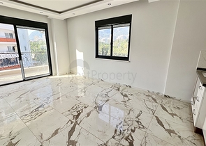 Zwei-Zimmer-Wohnung in einem neuen Komplex mit Infrastruktur